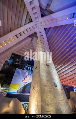 LAS VEGAS, NV - 27. JUNI 2019: Interieur des Luxor Hotels Moderne Struktur. Stockfoto