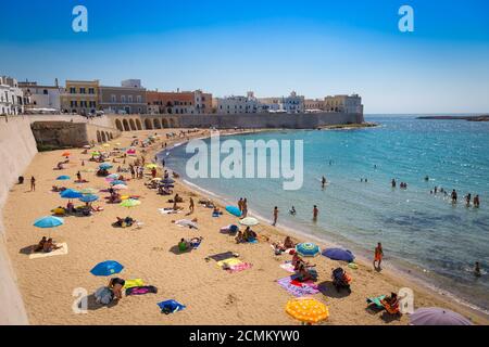 GALLIPOLI, ITALIEN - 28. August 2017: turismus während der Sommersaison Stockfoto