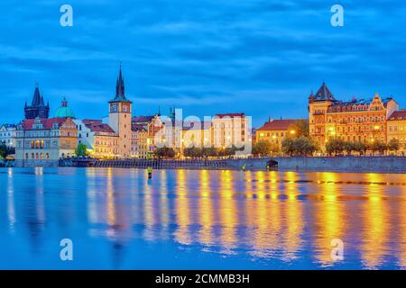 Prager Nacht Skyline der Stadt und die Karlsbrücke, Prag, Tschechien Stockfoto