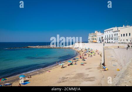 GALLIPOLI, ITALIEN - 28. August 2017: turismus während der Sommersaison Stockfoto