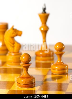 Figuren auf weißem Hintergrund Stockfoto