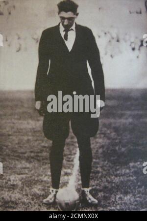 John Langenus der FußballSchiedsrichter eine Beurteilung ersten Finale