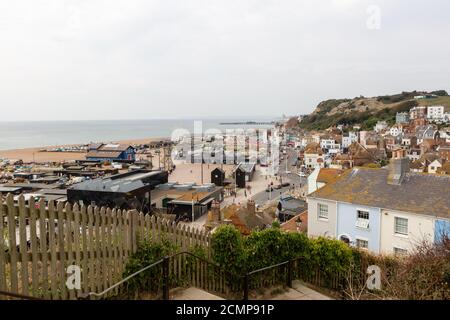 Hastings Hafen und Altstadt von East Hill Fußweg. Stockfoto