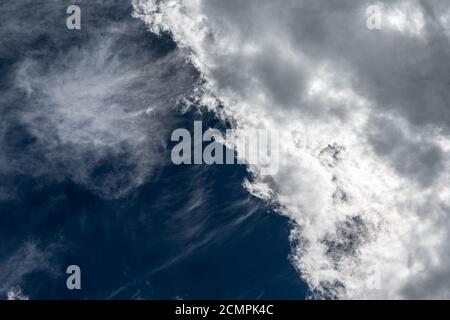 Wolkenformationen im Himmel Stockfoto