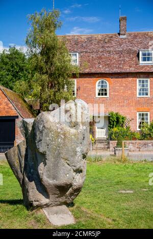 Avebury Standing Stones ist ein neolithisches Hengdenkmal in Wiltshire, England Stockfoto