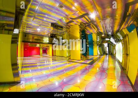 Neapel, Italien - 4. Januar 2015: U-Bahn-Station der Universität in Neapel. Stockfoto