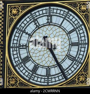 Nahaufnahme des Gesichts von Big Ben Clock - jetzt bekannt als Elizabeth Tower zu Ehren von HM das Queen Diamond Jubilee im Jahr 2012. London, Großbritannien Stockfoto