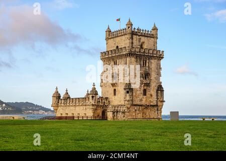 Lissabon Portugal Skyline der Stadt in Belem Turm und den Tejo Stockfoto