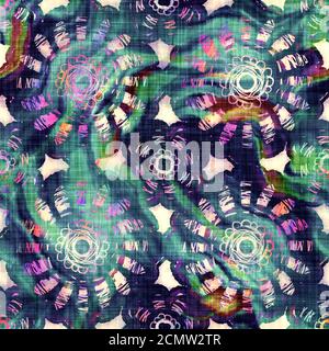 Verschwommener Regenbogen Glitch künstlerische florale Textur Hintergrund. Unregelmäßige Blutung Aquarell Krawatte Farbstoff nahtlose Muster. Ombre verzerrte Boho Blume ganz Stockfoto