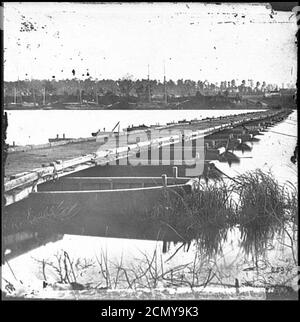 Jones Landung, VA., Nähe. Pontonbrücke über den James, vom Nordufer Stockfoto