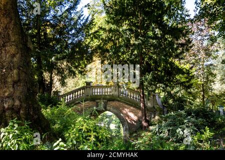 Brücke im Parc Monceau, Paris, Frankreich Stockfoto