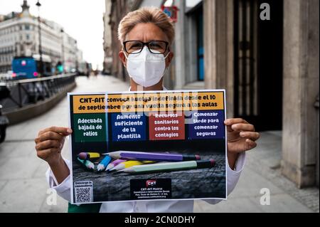 Madrid, Spanien. September 2020. Lehrer und Schüler protestierten gegen die Forderung nach Sicherheitsmaßnahmen gegen das Coronavirus in Schulen und Universitäten, während COVID-19-Fälle in Spanien weiter zunehmen. Lehrer und Schüler streiken im Bildungswesen in der Gemeinde Madrid. Quelle: Marcos del Mazo/Alamy Live News Stockfoto