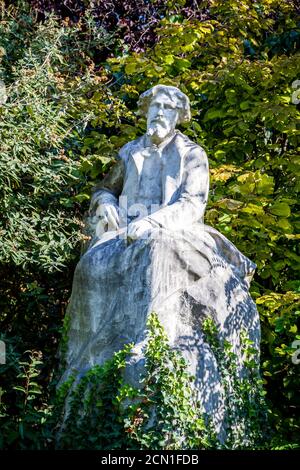 Alphonse Daudet Statue in den Gärten der Champs Elysees, Paris Stockfoto