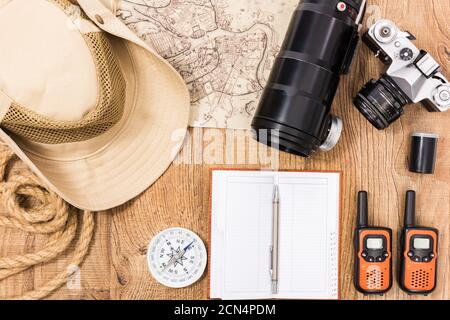 Gegenstände für Outdoor-Aktivitäten im Urlaub Stockfoto