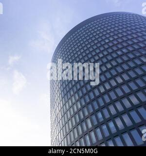 Modernes Bürogebäude in der Stadt Dortmund Stockfoto