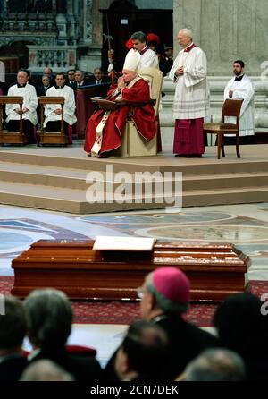 Die Beerdigung Von Papst Pius XII. Im Petersdom, Rom, 1939