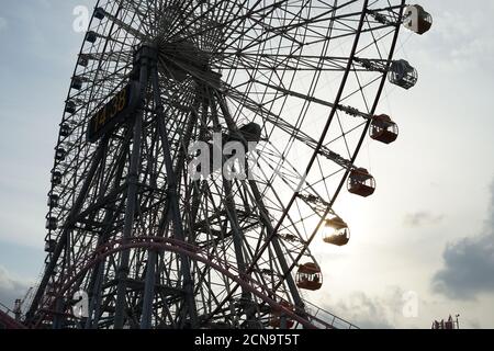 Minato Mirai vom Riesenrad und (Cosmo-Uhr) Sonnenuntergang Stockfoto