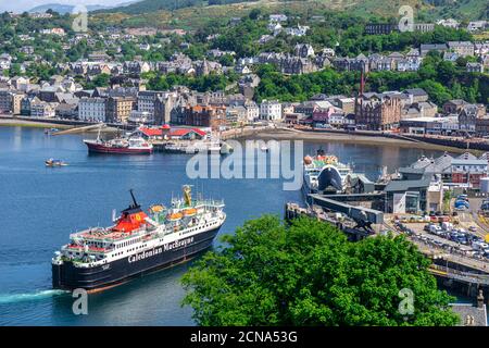 Caledonian Macbrayne Auto und Personenfähre Isle of Mull Ankunft am Liegeplatz im Hafen von Oban Argyll & Bute Schottland aus Mull Stockfoto