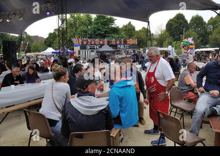 Foire St-Michel 2016 à Saint-Brieuc, repas Stockfoto