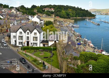 Die Stadt Conwy in Nordwales von Conwy aus gesehen Burg Stockfoto