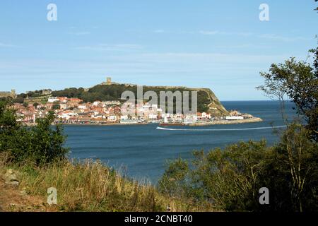 Die South Bay in Scarborough ist eine beliebte Besucherattraktion, vor allem im Corvid Sommer 2020, wenn die Reise für die meisten eingeschränkt ist Stockfoto