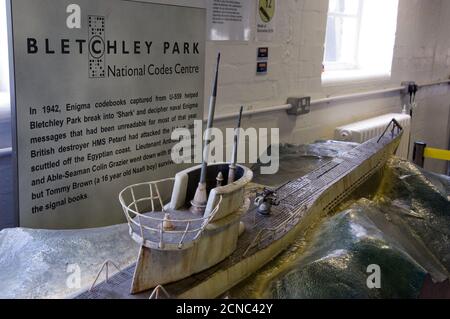 Ein Diorama mit einem deutschen U-Boot im Decoding Center des Krieges im Bletchley Park, Bletchley, England Stockfoto