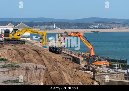 Die Verstärkung der Meeresverteidigung durch Earlcoate vor dem Weißen Haus, Milford on Sea, Hampshire, Großbritannien Stockfoto