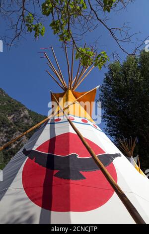 Tipi. Landschaftswechsel. Camping ** Azur & Merveilles, Breil-sur-Roya, Alpes-Maritimes, Frankreich Stockfoto