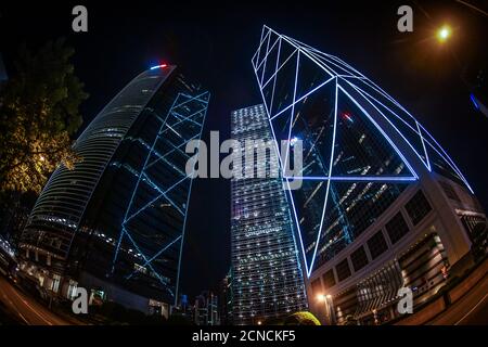 Von den Wolkenkratzern der Hong Kong Special Administrative Region Nacht Anzeigen Stockfoto