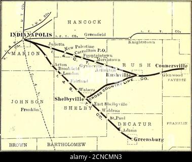. Die Straßenbahn Zeitschrift . 0 AN MEHREREN der wichtigsten Stationen entlang der Linie wurden ÜBERKOPFKONSTRUKTIONEN AN EINER KURVE AUF DER RUSH-VILLE-LINIE für den Agenten errichtet. DIE CONNERSVILLE ERWEITERUNG der beiden Erweiterungen, die nach Connersville ist der mostinteresting aus technischer Sicht, wegen der Region, durch die es geschoben wurde. Die Schweregradierung war notwendig bei Williams Creek, etwa zehn Meilen westlich von Connersville, wo es eine Variation in der Höhe der ungebrochenen Boden von 150 ft. In einer halben Meile.an diesem Punkt ein Betonbogen mit einem 50-ft. Wasserstraße w Stockfoto
