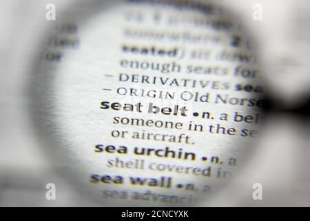 Das Wort oder die Phrase Sicherheitsgurt in einem Wörterbuch Stockfoto