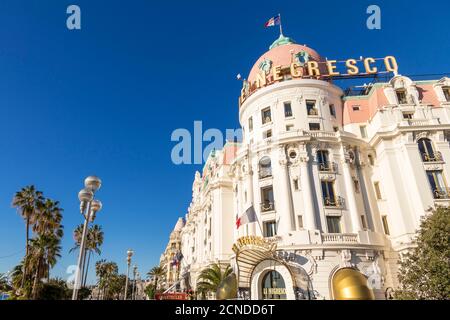 Berühmte Le Negresco Hotel Gebäude an der Promenade des Anglais, Nizza, Alpes Maritimes, Cote d'Azur, Französische Riviera, Provence, Frankreich, Mittelmeer Stockfoto