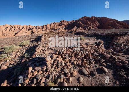 Reste von Felsstrukturen in Tambo de Catarpe, Catarpe Valley in der Atacama Wüste, Chile Stockfoto