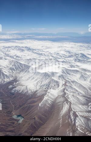 Luftaufnahme des schneebedeckten Andengebirges, Chile Stockfoto