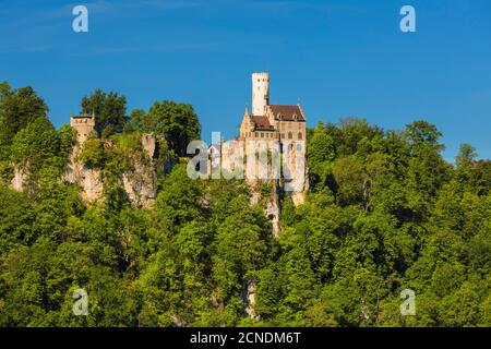 Schloss Lichtenstein, bei Reutlingen, Schwäbische Alb, Baden-Württemberg, Deutschland, Europa Stockfoto