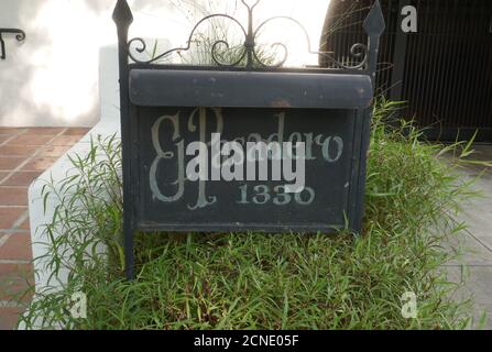 West Hollywood, California, USA 17. September 2020 EINE allgemeine Sicht der Atmosphäre der ehemaligen Residenz von Montgomery Clift, Elizabeth Taylor, Marilyn Monroe und James Dean in El Pasadero an 1330 N. Harper Avenue am 17. September 2020 in West Hollywood, Kalifornien, USA. Foto von Barry King/Alamy Stockfoto Stockfoto