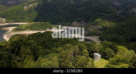 Luftaufnahme der ehemaligen NS-Ordensburg Vogelsang mit dem Urftstausee, Schleiden, Deutschland, Europa Stockfoto