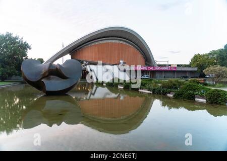 HKW Haus der Kulturen der Welt in Berlin bei Sonnenuntergang, Berlin, Deutschland, Europa Stockfoto