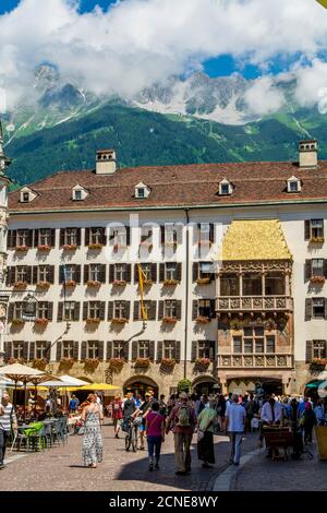Goldenes Dachl Balkon, Altstadt, Innsbruck, Tirol, Österreich, Europa Stockfoto