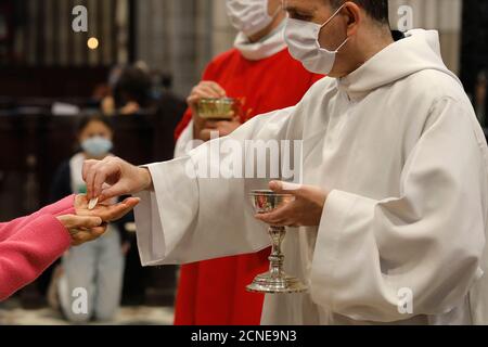 Messe de la Pentecote (Pfingstmesse), Notre Dame d'Evreux, Eure, Frankreich, Europa Stockfoto