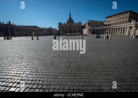 Petersplatz, einen Tag nachdem es für Touristen wegen Coronavirus, Vatikan, Rom, Latium, Italien, Europa geschlossen war Stockfoto