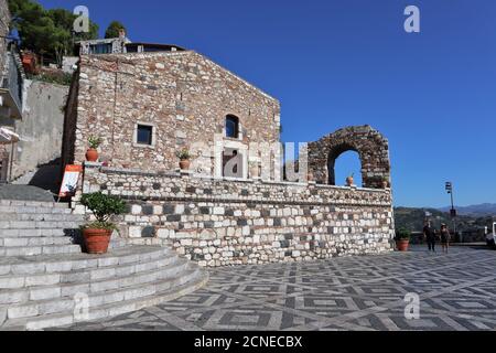 Castelmola - Scorcio di Piazza Sant'Antonio Stockfoto