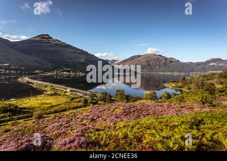 Shiel Bridge und Loch Duich, Schottland Stockfoto