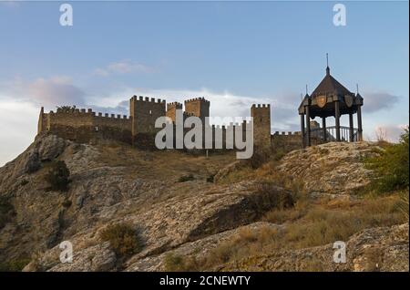 Genuesische Festung in Sudak, Krim. Stockfoto