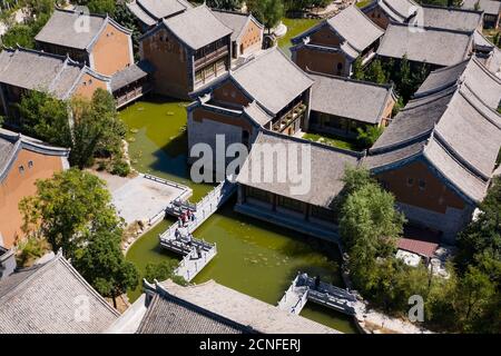 Danfeng. September 2020. Luftbild aufgenommen am 18. September 2020 zeigt eine Ansicht der alten Stadt Dihua im Bezirk Danfeng, Shangluo Stadt im Nordwesten Chinas Shaanxi Provinz. Dihua alte Stadt hat viele Touristen mit seiner gut geschützten ökologischen Umwelt, reiche Geschichte und einzigartige Volksbräuche angezogen. Quelle: Tao Ming/Xinhua/Alamy Live News Stockfoto