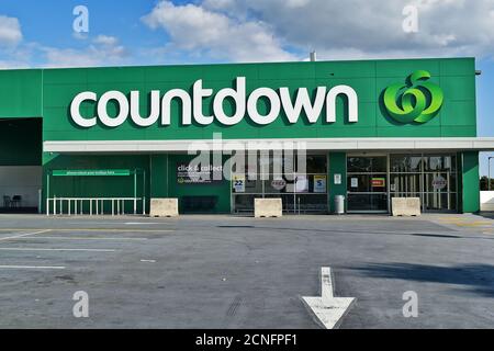 AUCKLAND, NEUSEELAND - 19. Apr 2019: Auckland / Neuseeland - 19 2019. April: Blick auf den Countdown Supermarkt im Highland Park Stockfoto