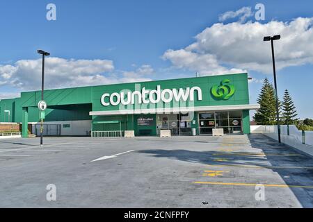 AUCKLAND, NEUSEELAND - 19. Apr 2019: Auckland / Neuseeland - 19 2019. April: Blick auf den Countdown Supermarkt im Highland Park Stockfoto