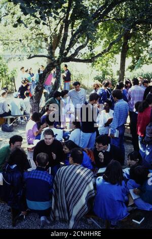 Ökumenische christliche Klosterbrüderlichkeit in Taizé, Saône-et-Loire, Burgund, Frankreich, 1990 Stockfoto