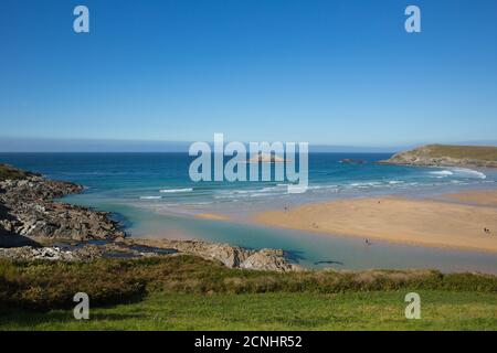 Crantock Bay North Cornwall England Großbritannien in der Nähe von Newquay schöner Strand Und blaues Meer Stockfoto