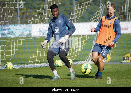 Odense, Dänemark. September 2020. Sayouba Mande (30) von Odense Boldklub während einer Trainingseinheit auf Odense Boldklub Trainingsgelände Aadalen in Odense gesehen. (Foto Kredit: Gonzales Foto/Alamy Live News Stockfoto